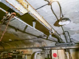 Ligne Maginot - ROCHE LA CROIX (RLC) - (Ouvrage d'artillerie) - Usine électrique
Pont roulant pour l'entretien des moteurs.