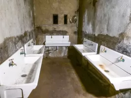 Ligne Maginot - ROCHE LA CROIX (RLC) - (Ouvrage d'artillerie) -  Casernement