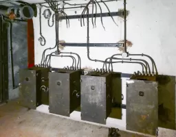 Ligne Maginot - ROCHE LA CROIX (RLC) - (Ouvrage d'artillerie) - Bloc 6
Alimentations pour projecteurs blindés