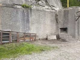 Ligne Maginot - ROCHE LA CROIX (RLC) - (Ouvrage d'artillerie) - Après dégagement.
Voir la fosse à douilles