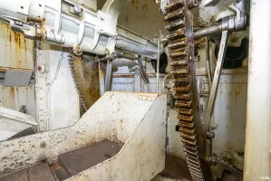 Ligne Maginot - ROCHE LA CROIX (RLC) - (Ouvrage d'artillerie) - Bloc 5
Tourelle 75/33
En dessous des tubes