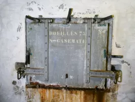 Ligne Maginot - ROCHE LA CROIX (RLC) - (Ouvrage d'artillerie) - Bloc 5
Récepteur de douilles de 75 mm