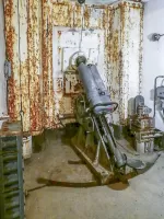 Ligne Maginot - ROCHE LA CROIX (RLC) - (Ouvrage d'artillerie) - Bloc 5
Étage intermédiaire
Mortiers de 81 mm: mortier de gauche