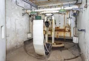 Ligne Maginot - ROCHE LA CROIX (RLC) - (Ouvrage d'artillerie) - Bloc 5
Étage supérieur
Mortiers de 75 Mle 1931: mortier de gauche