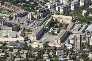 Ligne Maginot - CASERNE S - QUARTIER BERWICK - (Casernement) - Noter le stand de tir à droite de la photo