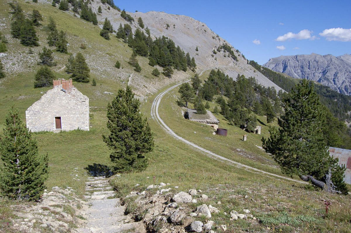 Ligne Maginot - COCHETTE - (Casernement) - Route vers le plateau de Gondran