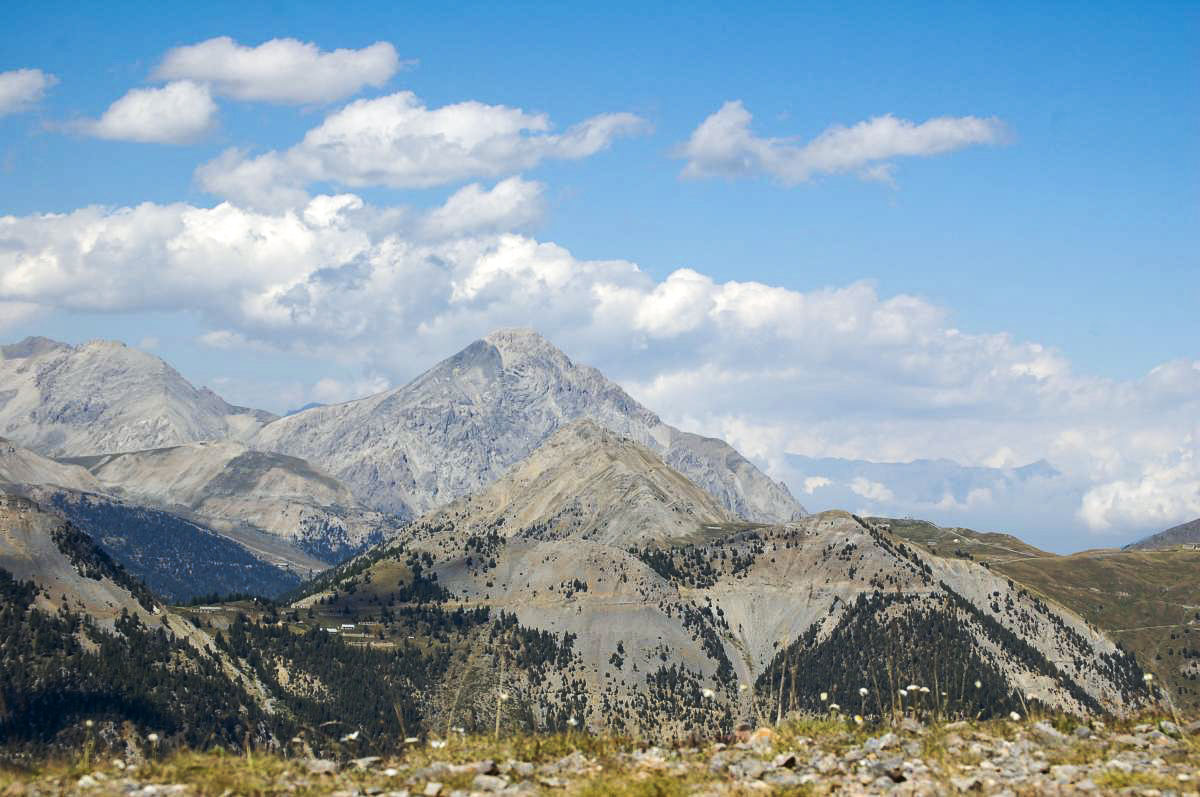 Ligne Maginot - GRANDE MAYE OUEST - (Position d'artillerie préparée) - Champ de tir de la batterie
À gauche le fort de l'Infernet et le casernement de la Cochette, au centre l'Ombilic et le Janus, à droite le plateau du Gondran - Michal Prasil
