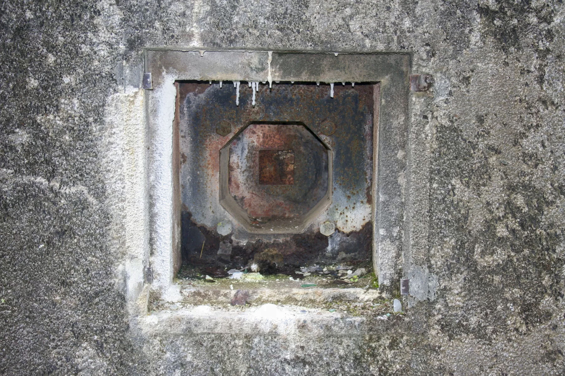 Ligne Maginot - BOIS DE CATTENOM - X14 - (Abri) - Créneau FM en façade - Michel Teiten