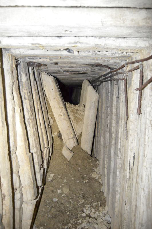 Ligne Maginot - LARCHE (L) - (Ouvrage d'infanterie) - Éboulement du couloir principal chez l’entrée