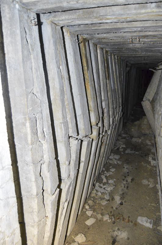 Ligne Maginot - LARCHE (L) - (Ouvrage d'infanterie) - Éboulement du couloir principal chez le magasin aux vivres - Michal Prasil