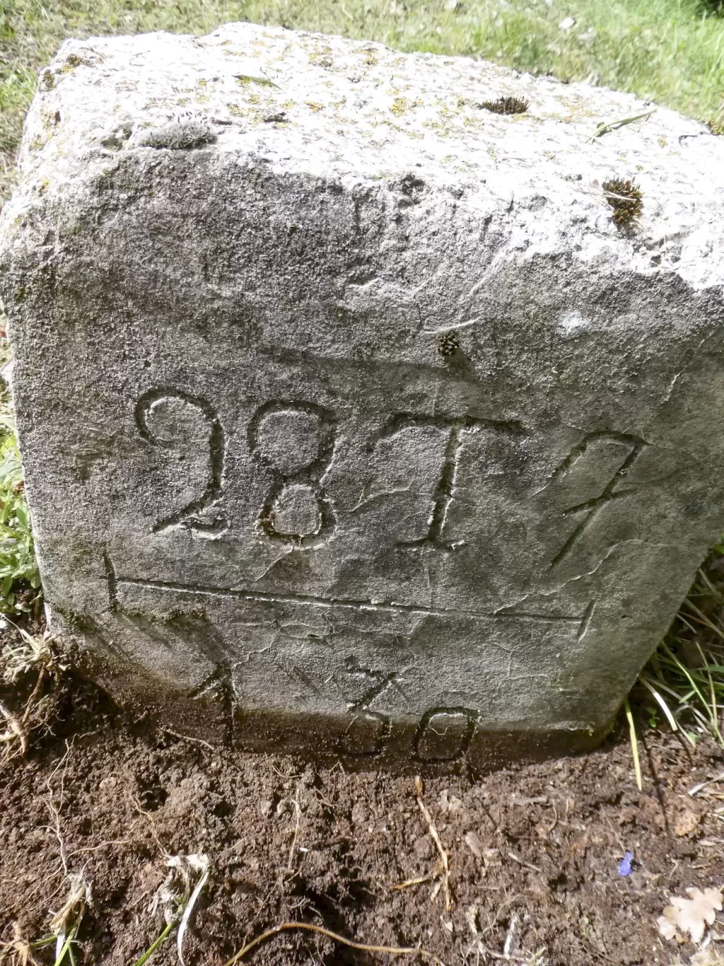 Ligne Maginot - COL DE SEGRA - (Chambre de coupure) - Bornes sur la route (28T7/130) - ELLENA Daniel - CUNY Philippe