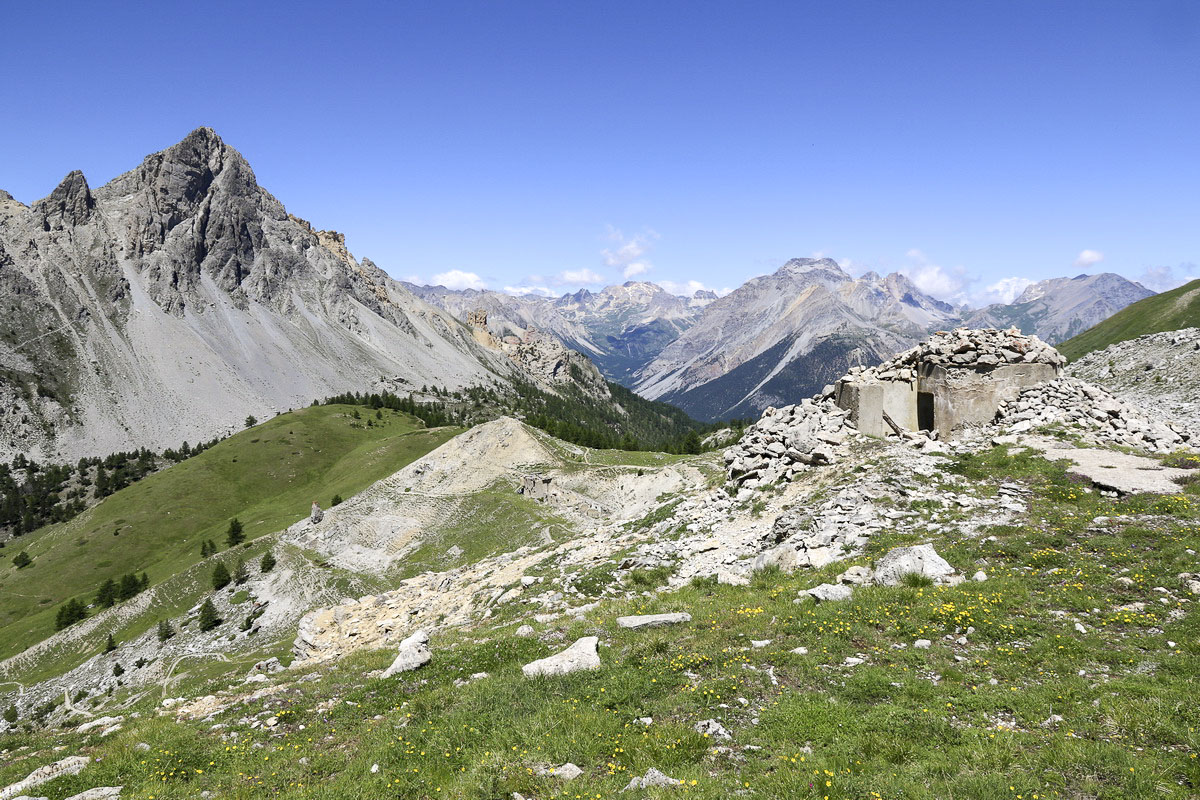 Ligne Maginot - LES ACLES EST 1 - (Blockhaus pour arme infanterie) - Vue générale. 