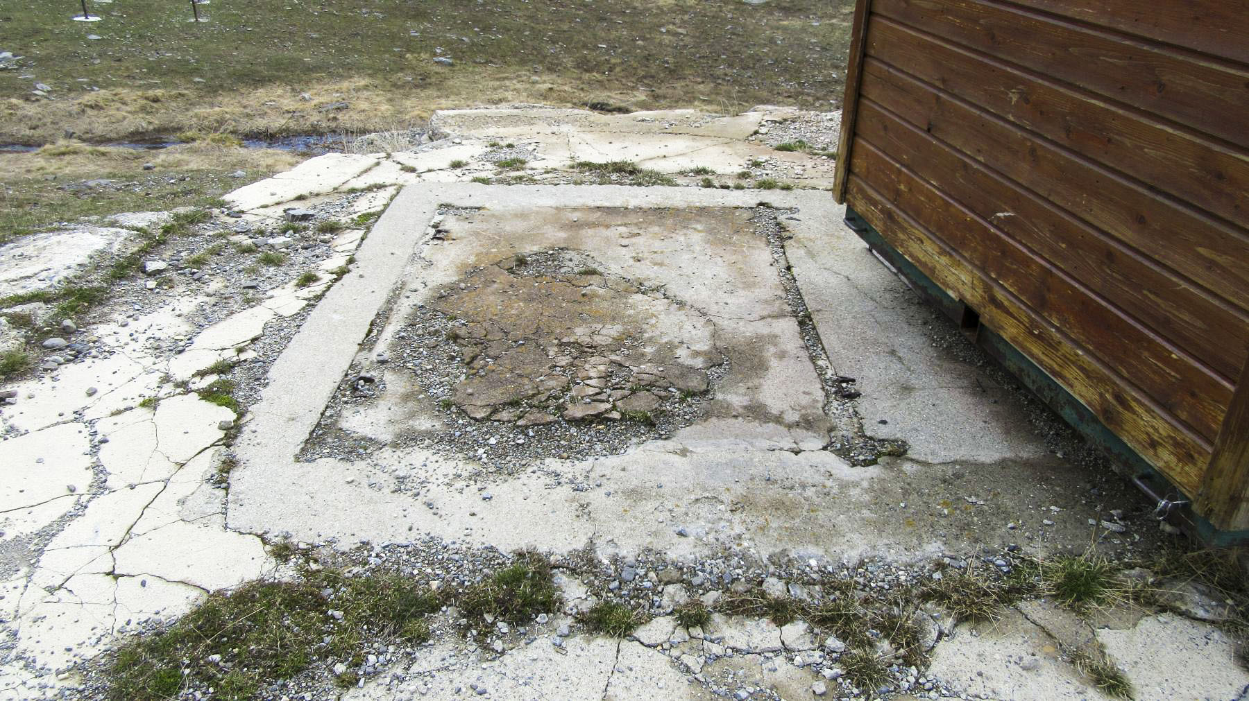 Ligne Maginot - SAINT-CHAFFREY - GRANON (STATION HAUTE) - (Téléphérique ( Recette)) - La charpente métallique de la recette a été arasée - Jean Berthier