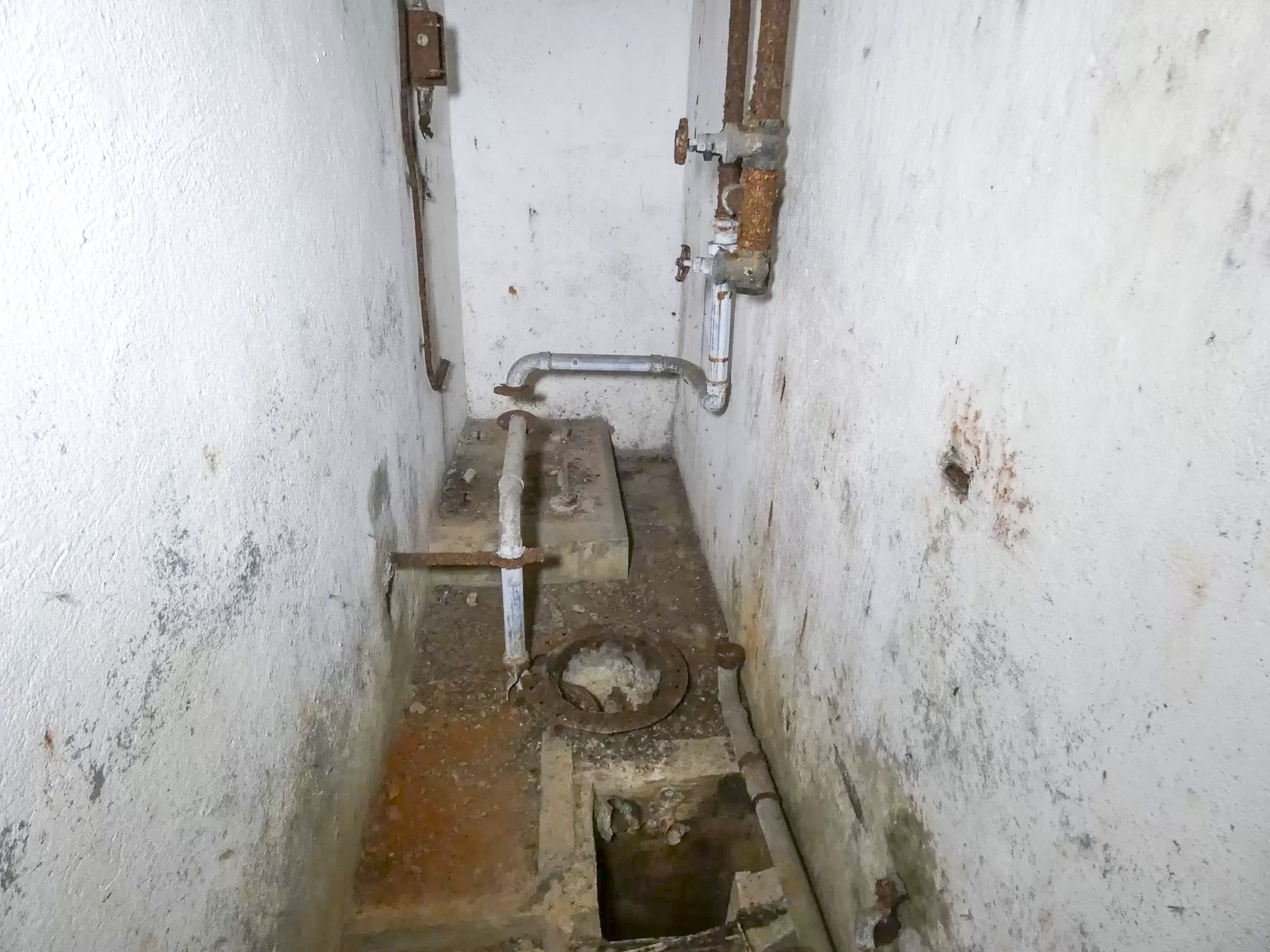 Ligne Maginot - BOIS KARRE - X12 - (Abri) - L'emplacement de la pompe à eau. - STENGER Mathieu