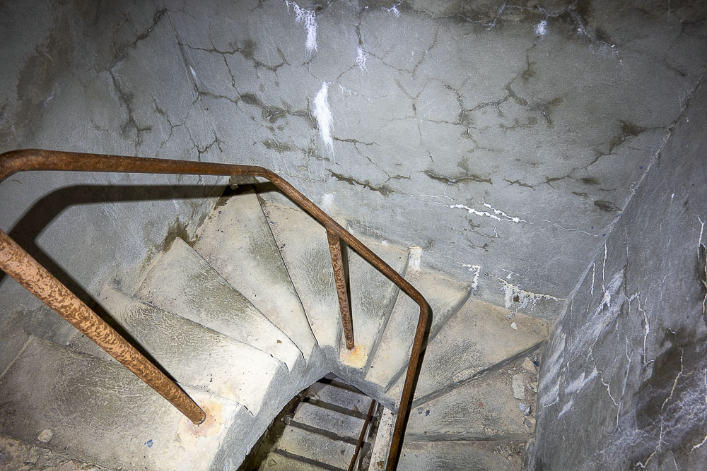 Ligne Maginot - COL DE GRANON - (Ouvrage d'infanterie) - Bloc 1
Descente vers les dessous - Michel Teiten