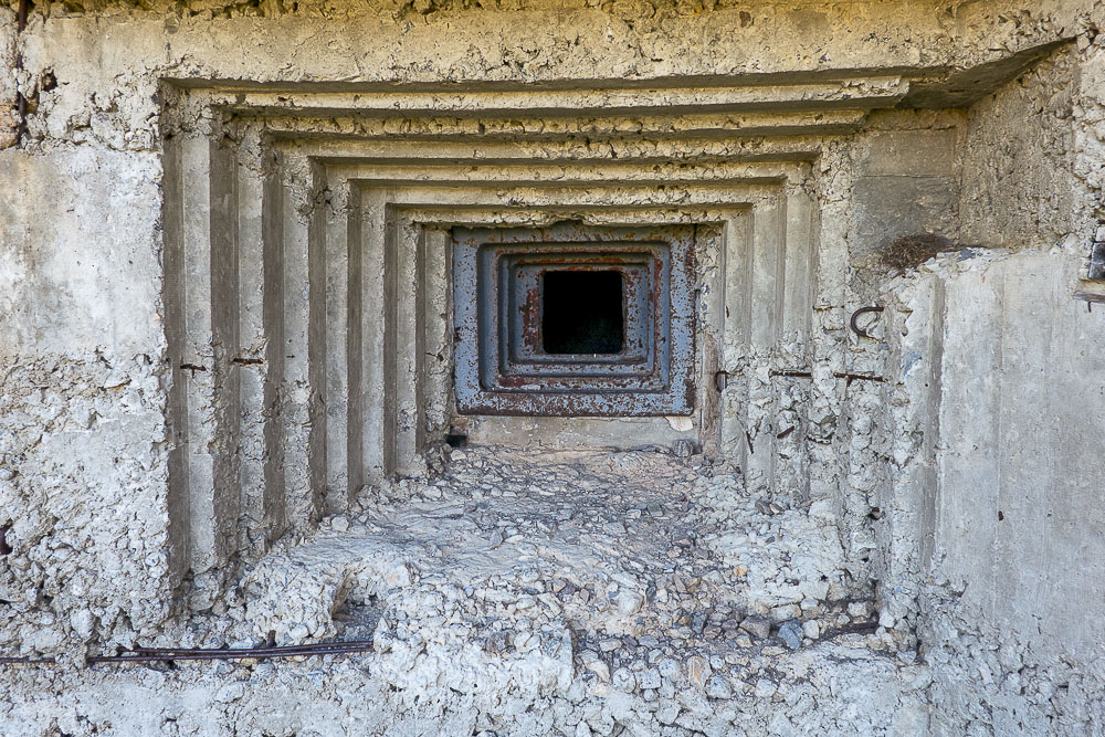 Ligne Maginot - COL DE GRANON - (Ouvrage d'infanterie) - Bloc 3
Créneau JM - Michel Teiten