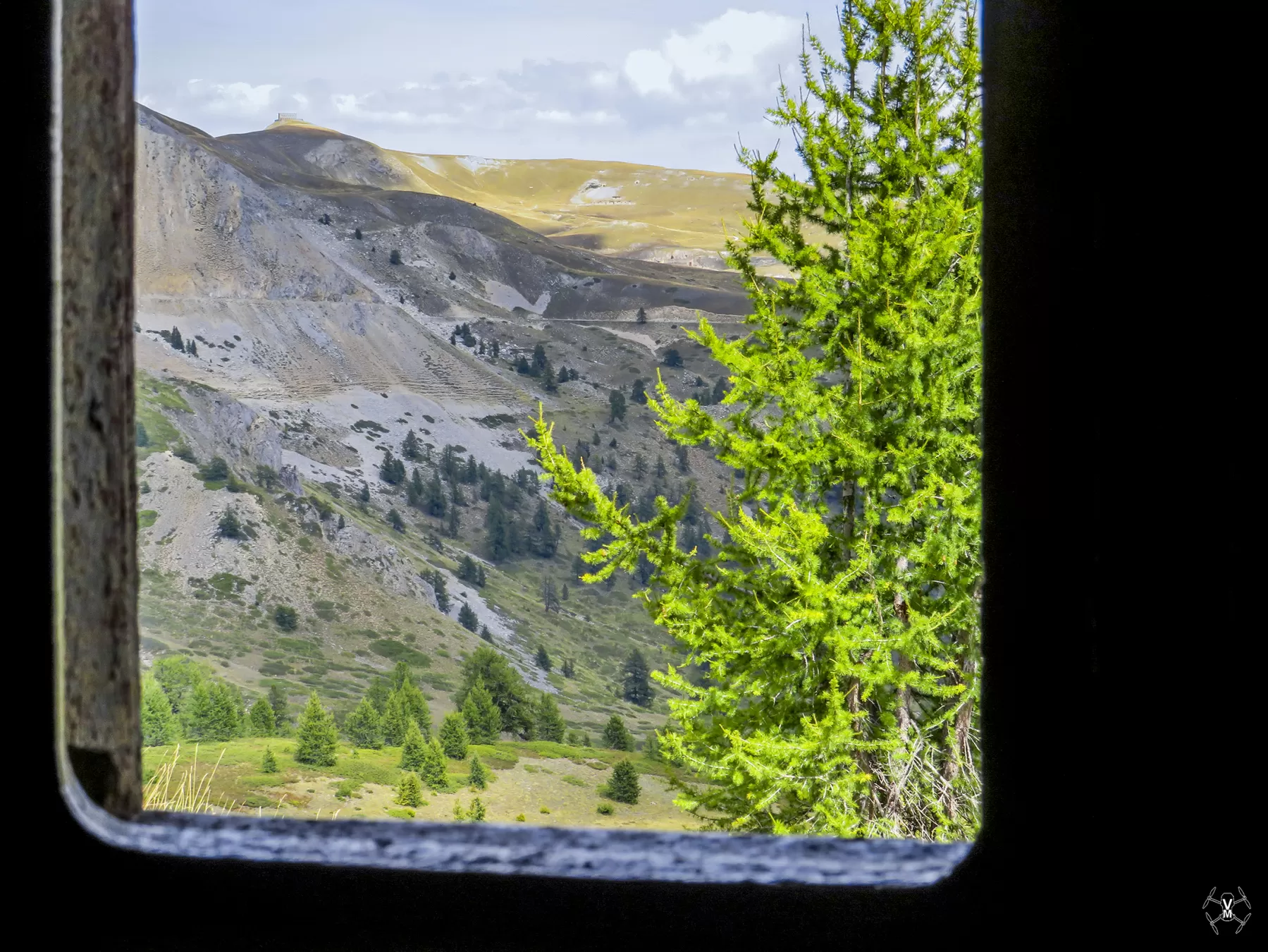 Ligne Maginot - COL DE GRANON - (Ouvrage d'infanterie) - Bloc 3
Vu depuis le créneau  - Vincent Vermeulen