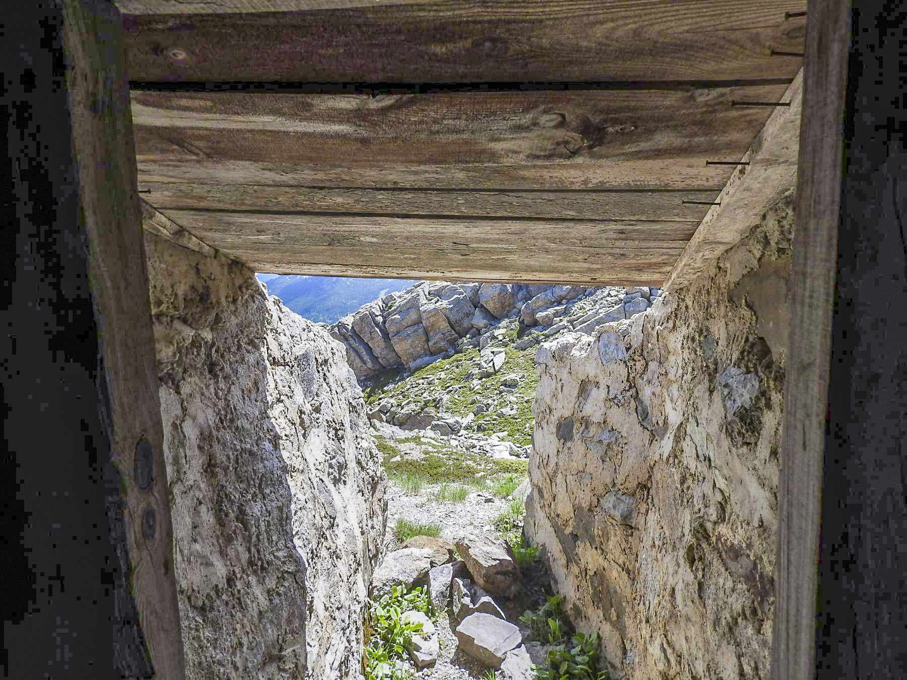 Ligne Maginot - CRETE CIBIERES-GRANON B - (Blockhaus pour arme infanterie) - L'entrée du blockhaus