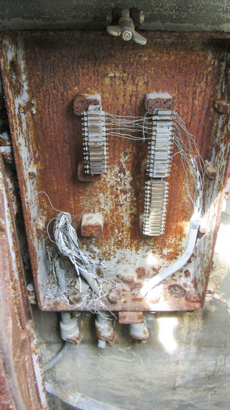 Ligne Maginot - SAINT JOSEPH NORD - (Chambre de coupure) - Détail de ce premier boîtier de raccordement
