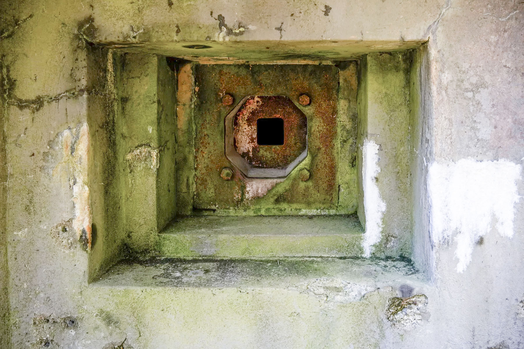 Ligne Maginot - BIESENBERG 1 - (Blockhaus pour arme infanterie) - Créneau FM 24/29 - David Palmer