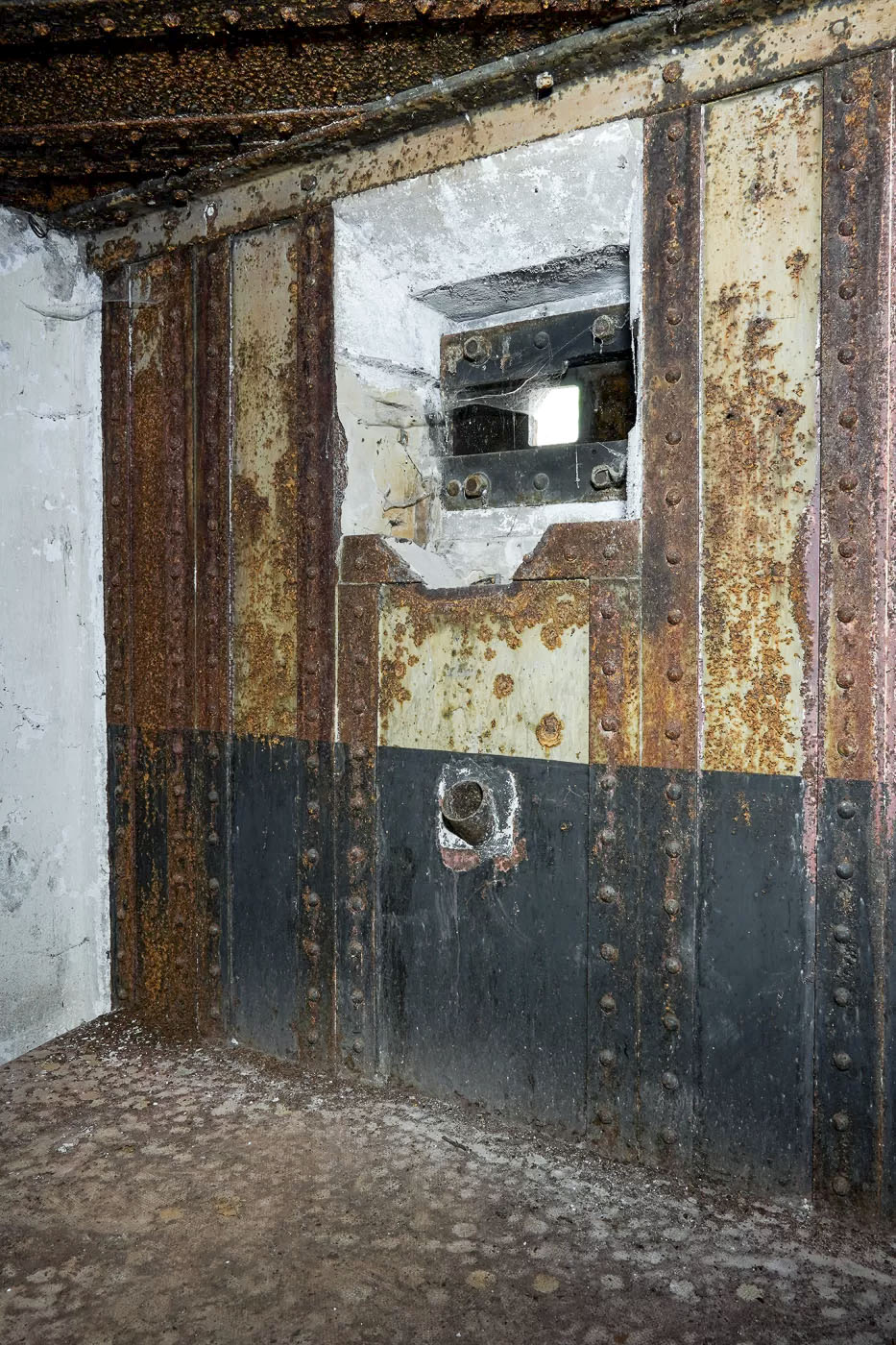 Ligne Maginot - BIESENBERG 4 - (Blockhaus pour arme infanterie) - Créneau FM 24/29 - David Palmer