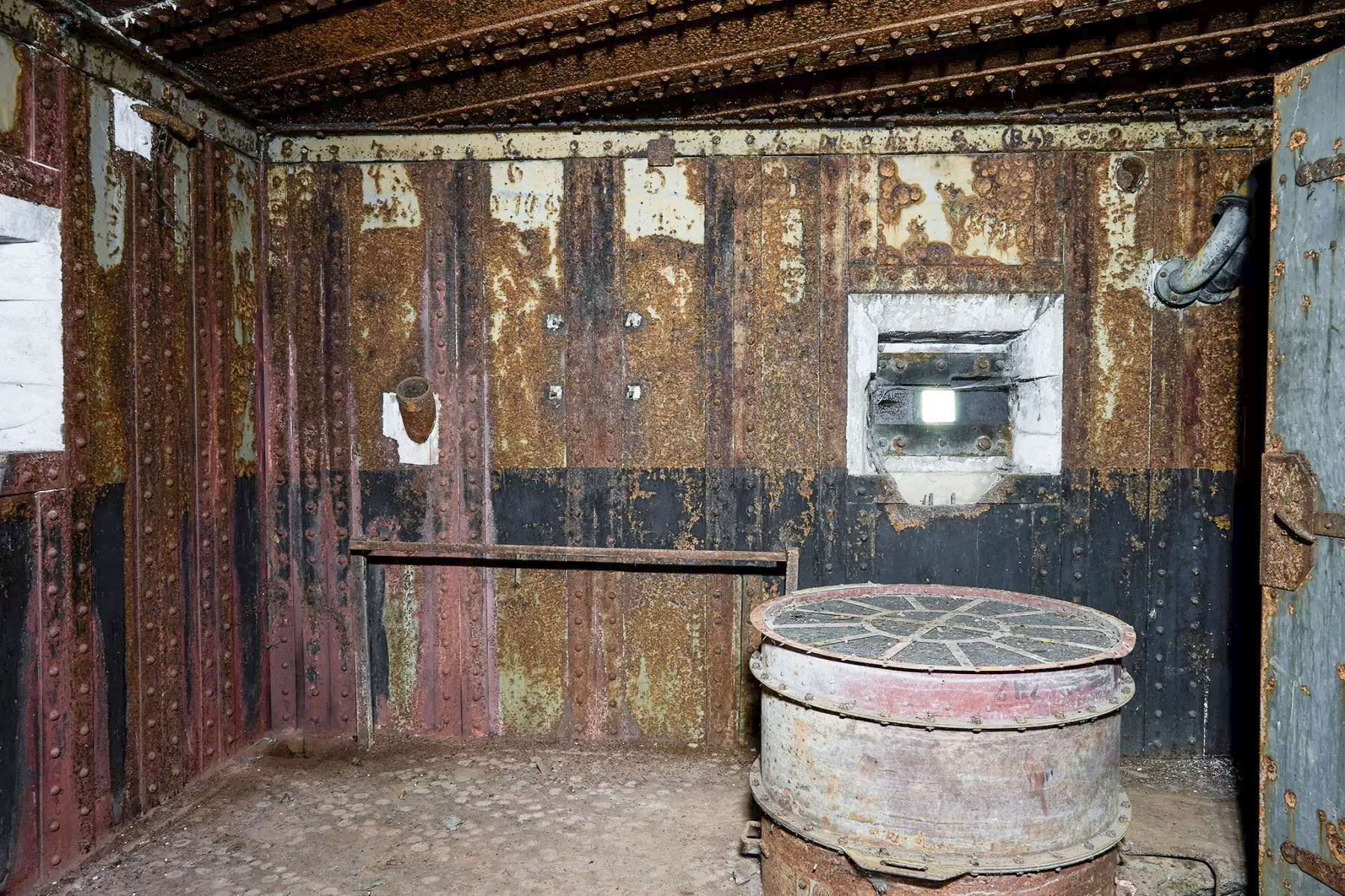 Ligne Maginot - BIESENBERG 4 - (Blockhaus pour arme infanterie) - Chambre de tir - David Palmer