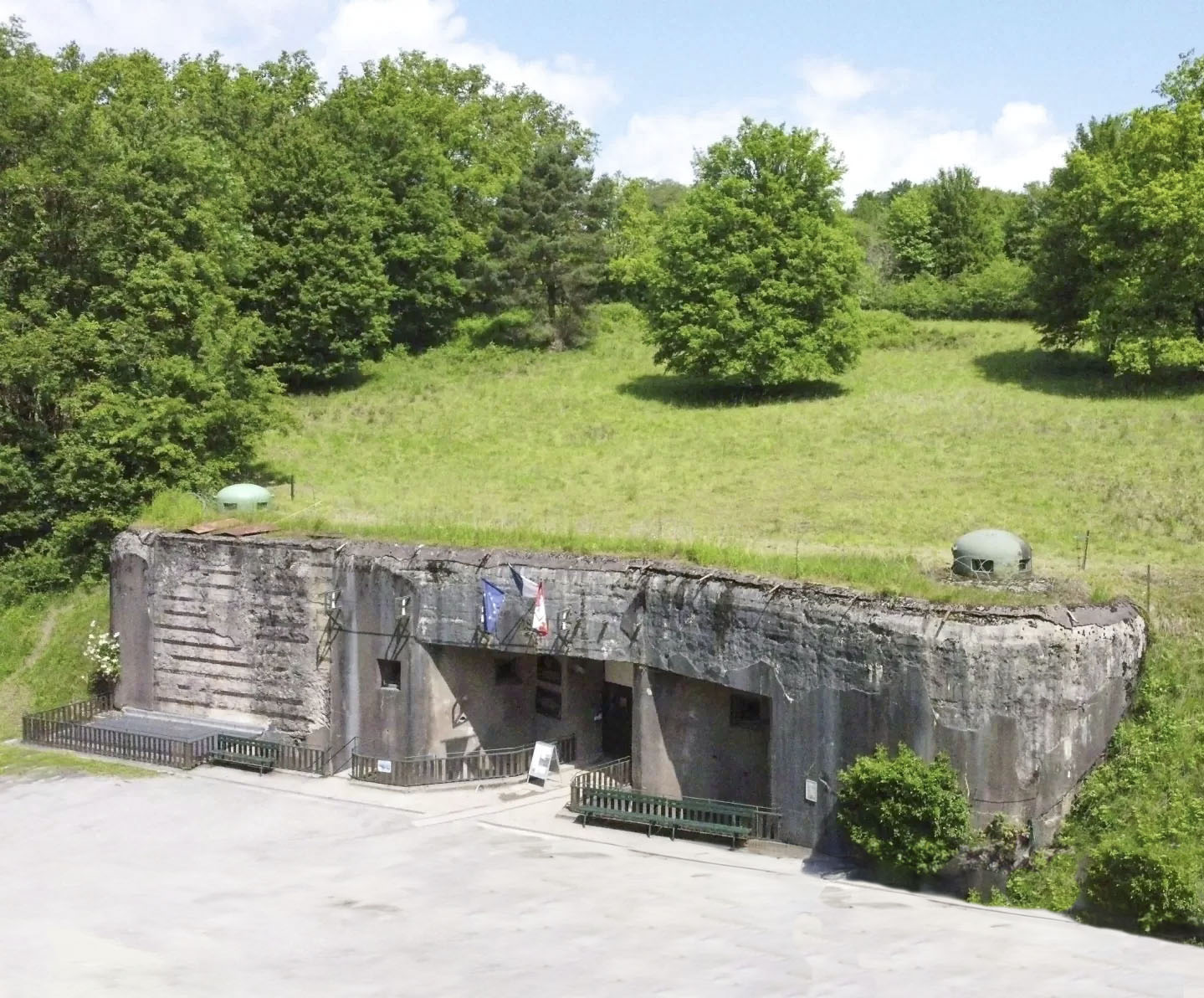Ligne Maginot - FOUR A CHAUX - FAC - (Ouvrage d'artillerie) - Entrée munitions
La façade - J.Luc