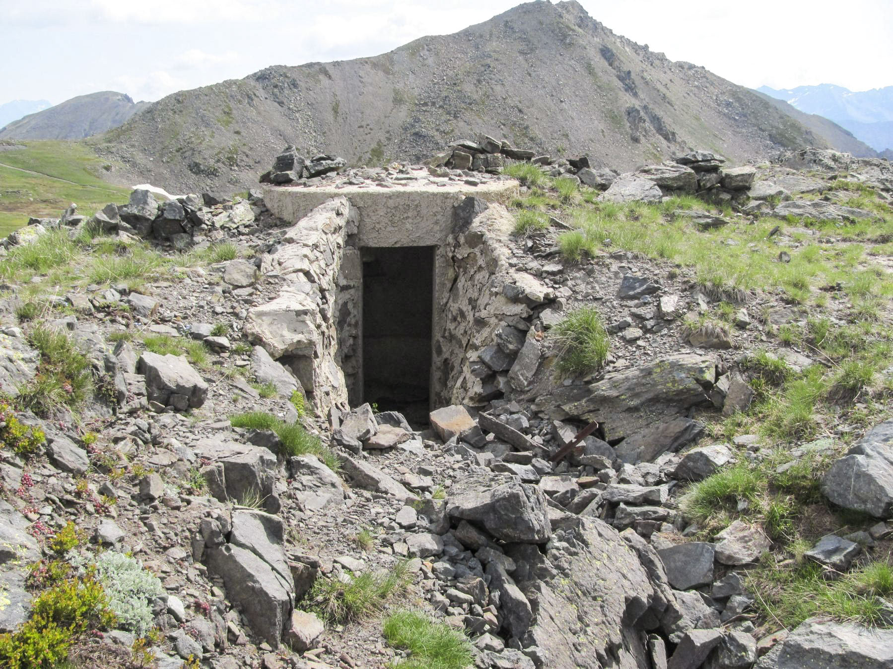 Ligne Maginot - LES CIBIERES - COL DE L'OULE 3 - (Blockhaus pour arme infanterie) - L’entrée