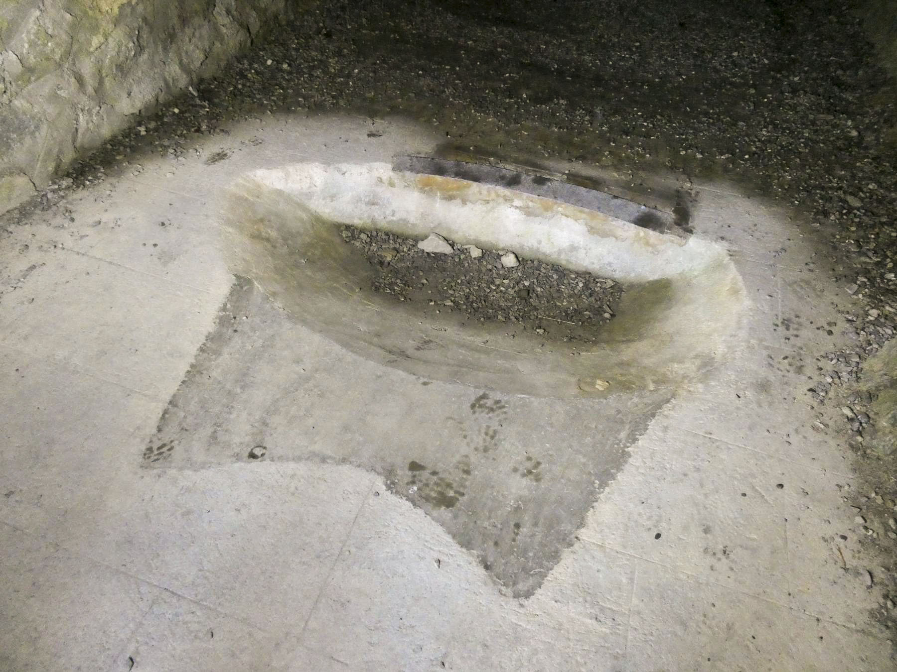 Ligne Maginot - L'OLIVE (BATTERIE CAVERNE) - (Position d'artillerie préparée) -  - ELLENA Daniel - CUNY Philippe