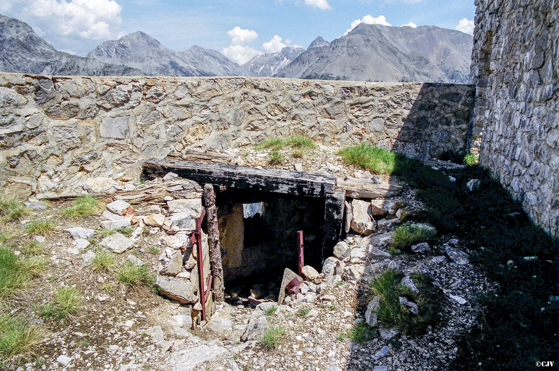 Ligne Maginot - L'OLIVE (BATTERIE CAVERNE) - (Position d'artillerie préparée) - Poste d'observation