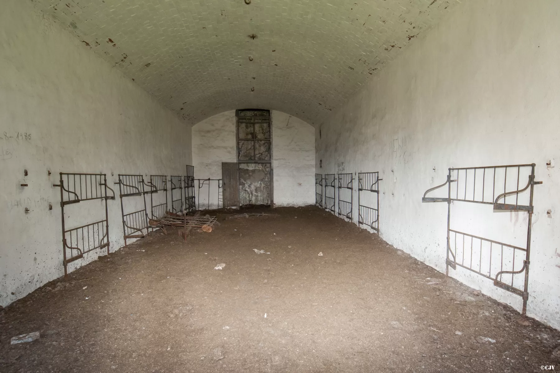 Ligne Maginot - FORT DE LA CROIX DE BRETAGNE (154° RAP - 7° BIE) - (Position d'artillerie préparée) - Casernement de troupe
Étage inférieur