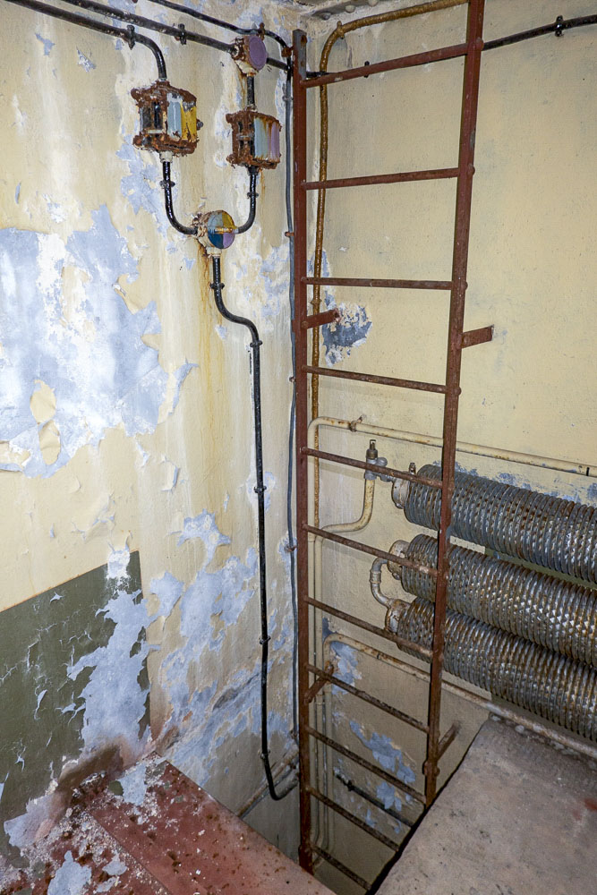 Ligne Maginot - JANUS - (Ouvrage d'artillerie) - Bloc 2
Echelle d'accès à la chambre de tir supérieure provenant de la chambre de tir des mortiers - Michel Teiten