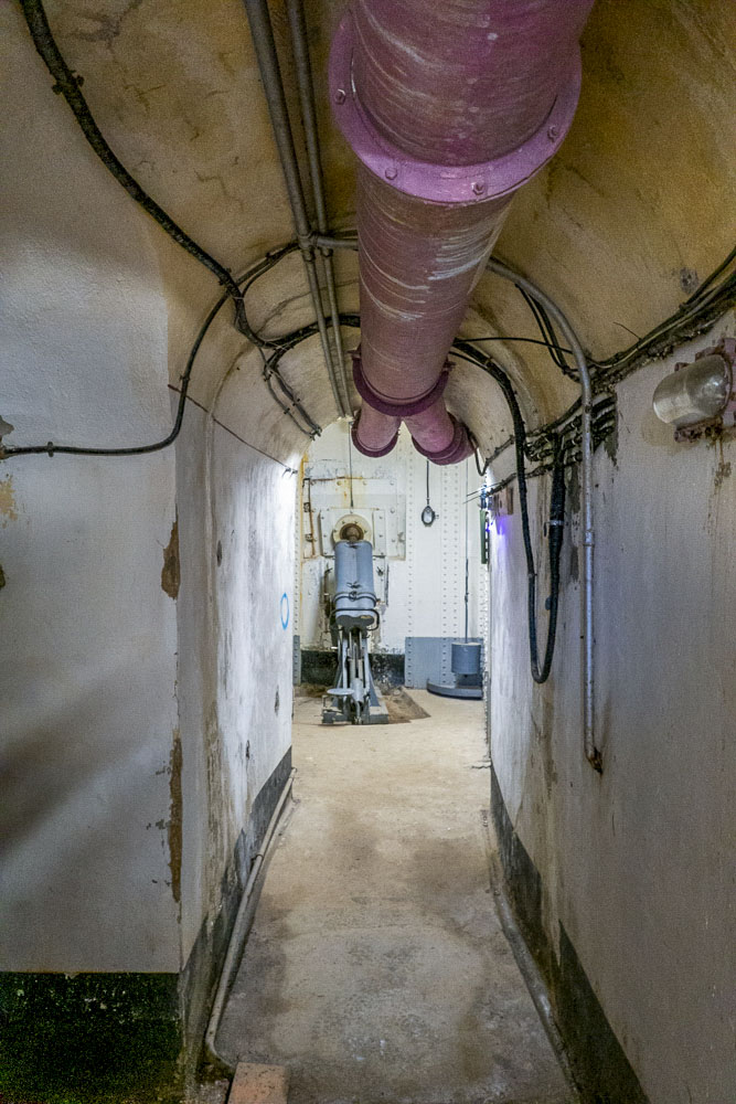 Ligne Maginot - JANUS - (Ouvrage d'artillerie) - Bloc 2
Entrée de la chambre de tir des mortiers de 81 - Michel Teiten