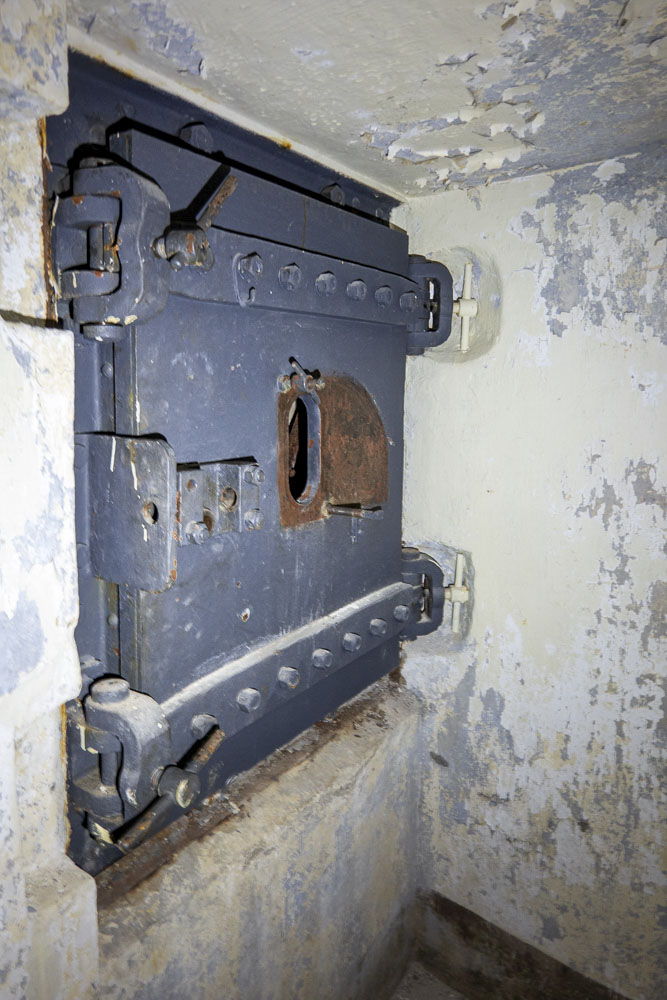 Ligne Maginot - JANUS - (Ouvrage d'artillerie) - Bloc 2
Sortie de secours à l'étage des mortiers de 81 - Michel Teiten