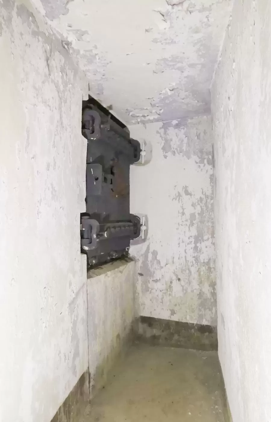 Ligne Maginot - JANUS - (Ouvrage d'artillerie) - Bloc 2
La sortie de secours - ELLENA Daniel - CUNY Philippe