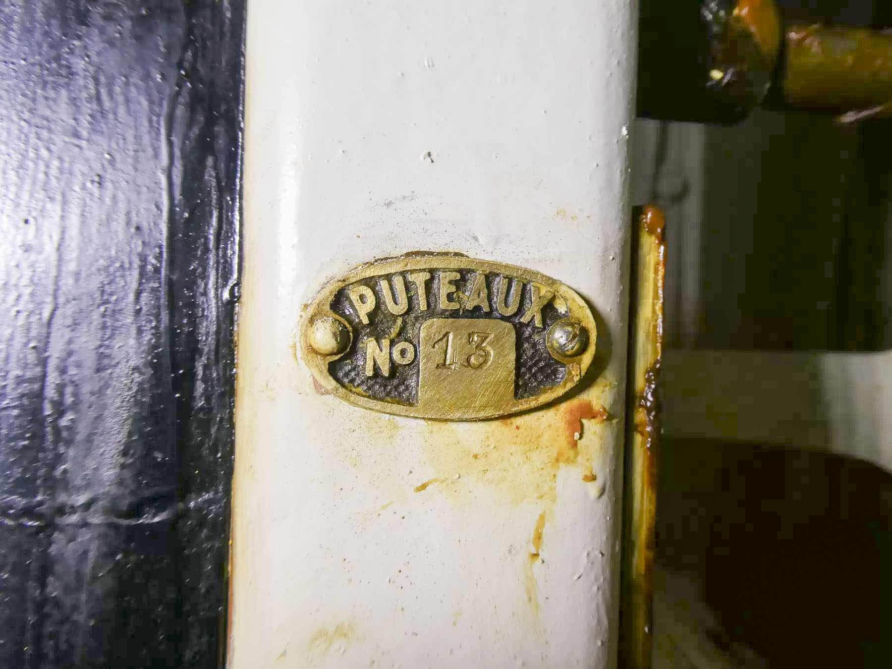 Ligne Maginot - JANUS - (Ouvrage d'artillerie) - Bloc 3
Numéro d'une des pièces.
 - ELLENA Daniel - CUNY Philippe