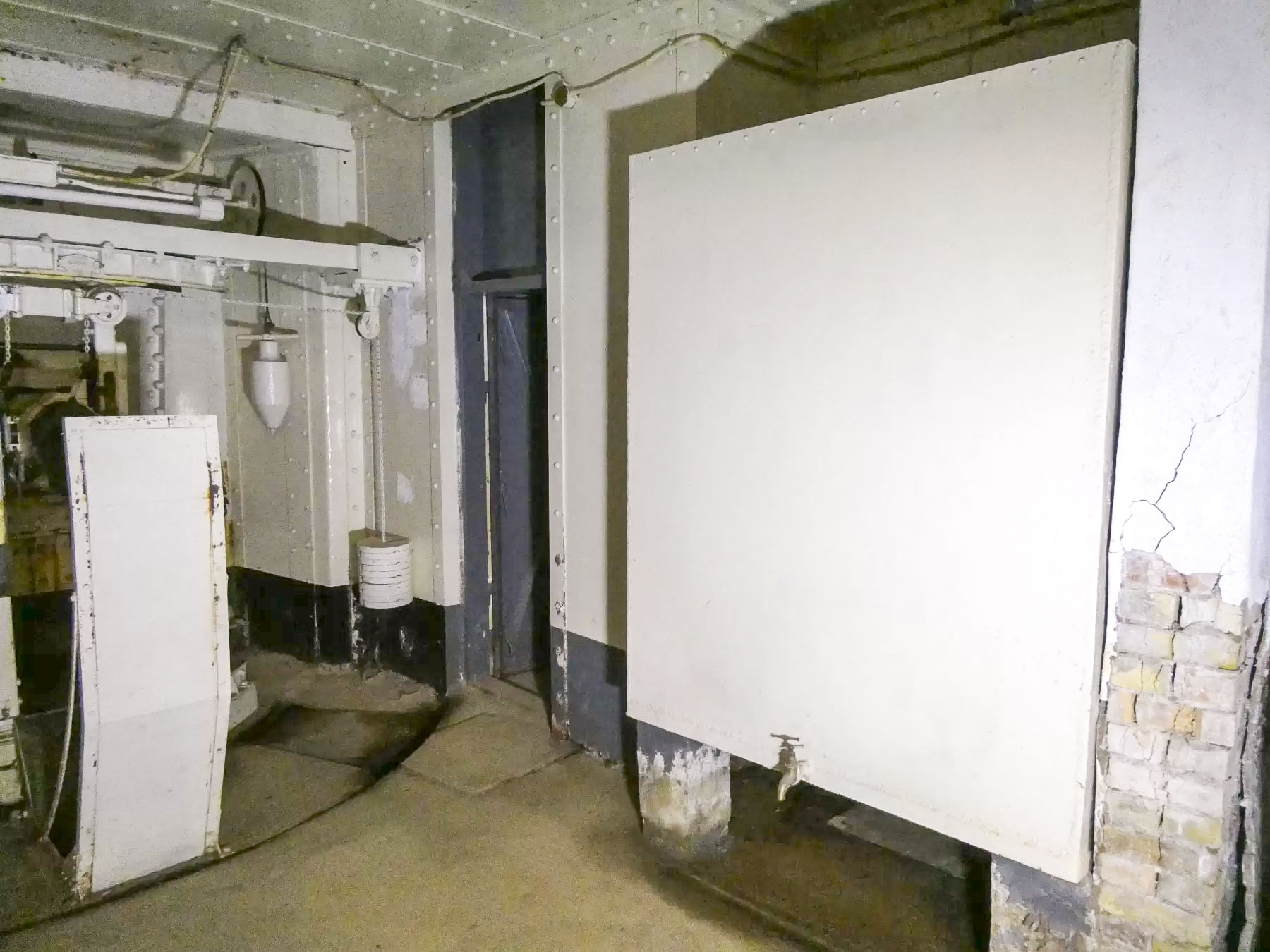 Ligne Maginot - JANUS - (Ouvrage d'artillerie) - Bloc 3
Réserve d'eau
 - ELLENA Daniel - CUNY Philippe