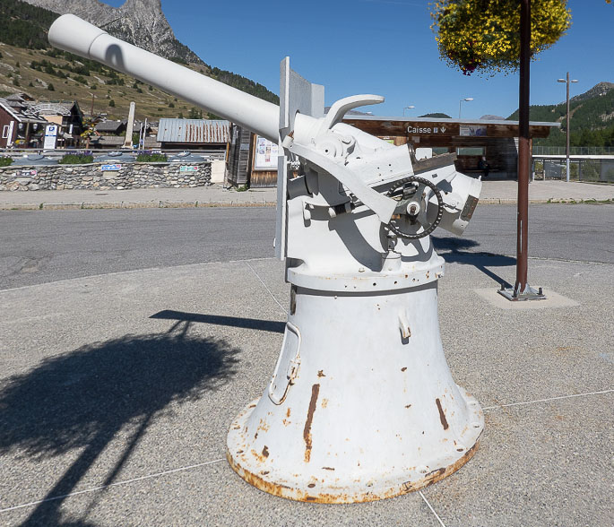 Ligne Maginot - JANUS - (Ouvrage d'artillerie) - Canon de 95mm de côte semblable à ceux du bloc 8 exposé à Montgenèvre - Michel Teiten