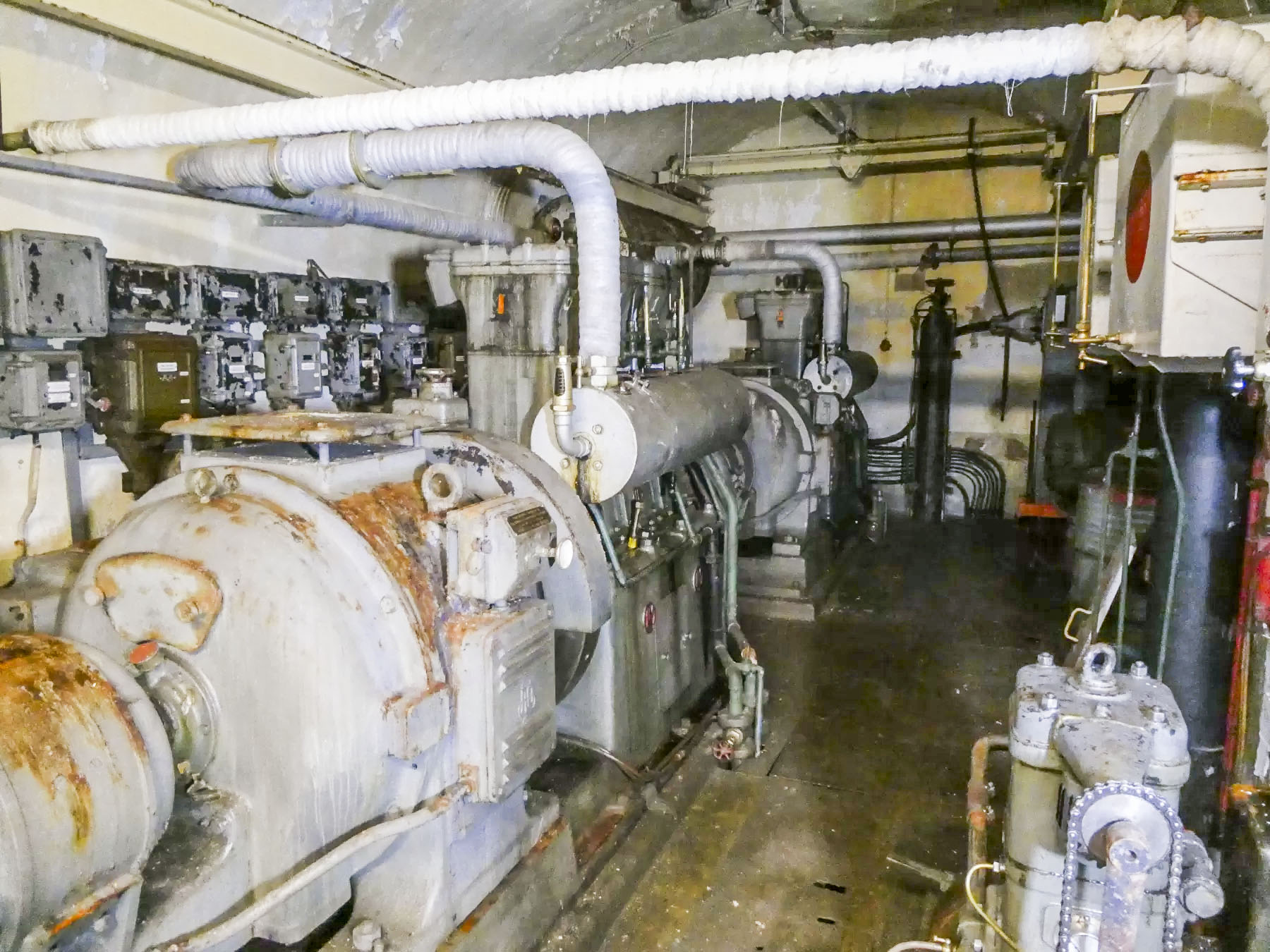 Ligne Maginot - JANUS - (Ouvrage d'artillerie) - L'usine électrique. - ELLENA Daniel - CUNY Philippe