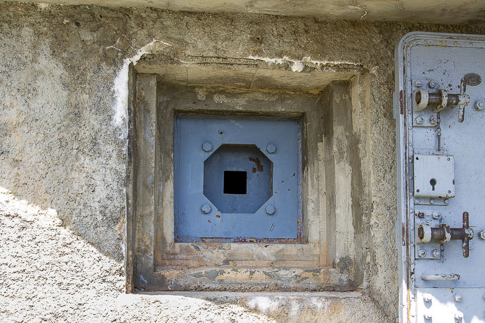 Ligne Maginot - GONDRAN E - (Ouvrage d'infanterie) - Bloc 1
Créneau FM  - Michel Teiten