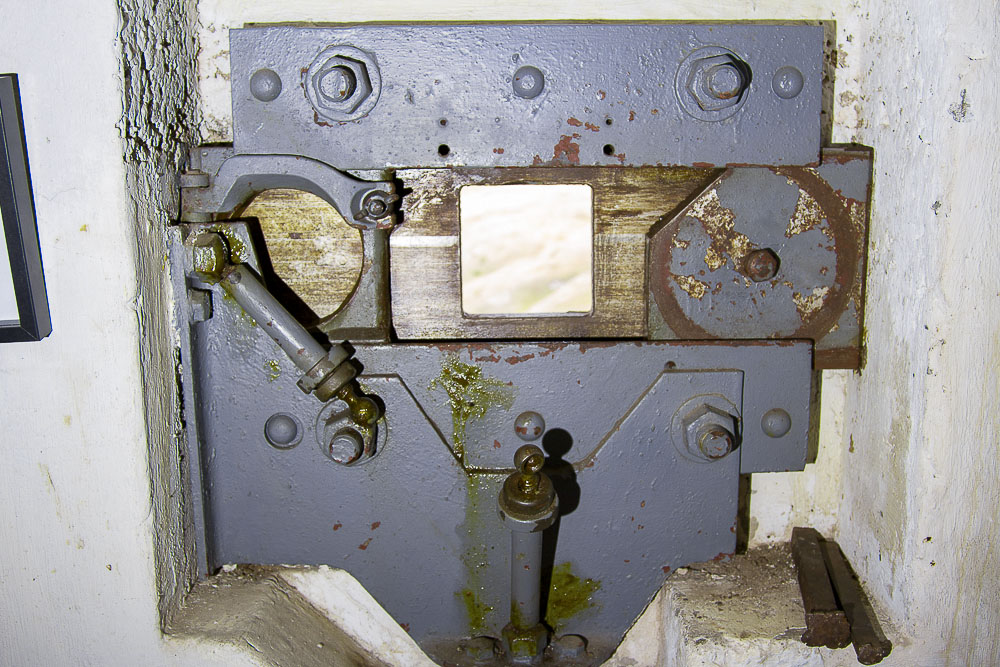 Ligne Maginot - GONDRAN E - (Ouvrage d'infanterie) - Bloc 1
Créneau FM - Michel Teiten