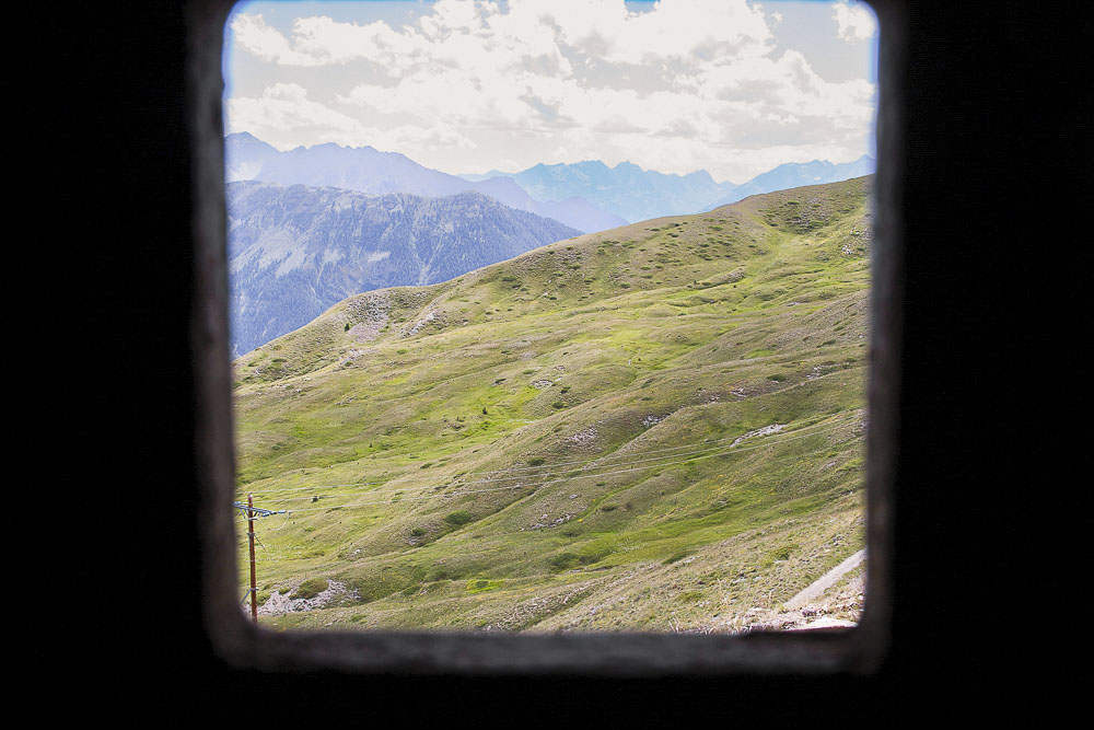 Ligne Maginot - GONDRAN E - (Ouvrage d'infanterie) - Bloc 1
Vue à travers le créneau FM - Michel Teiten