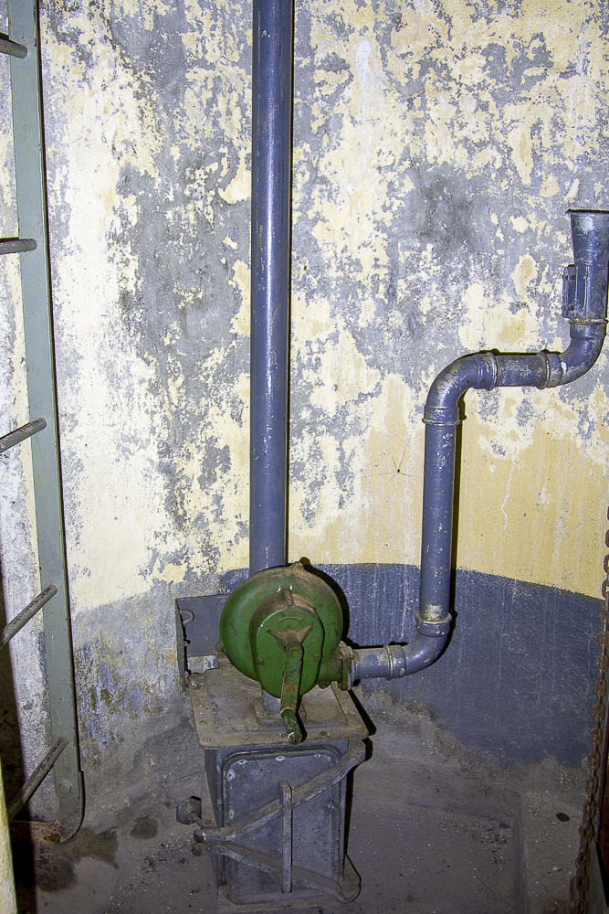 Ligne Maginot - GONDRAN E - (Ouvrage d'infanterie) - Bloc 1
Pied de la cloche GFM - Michel Teiten