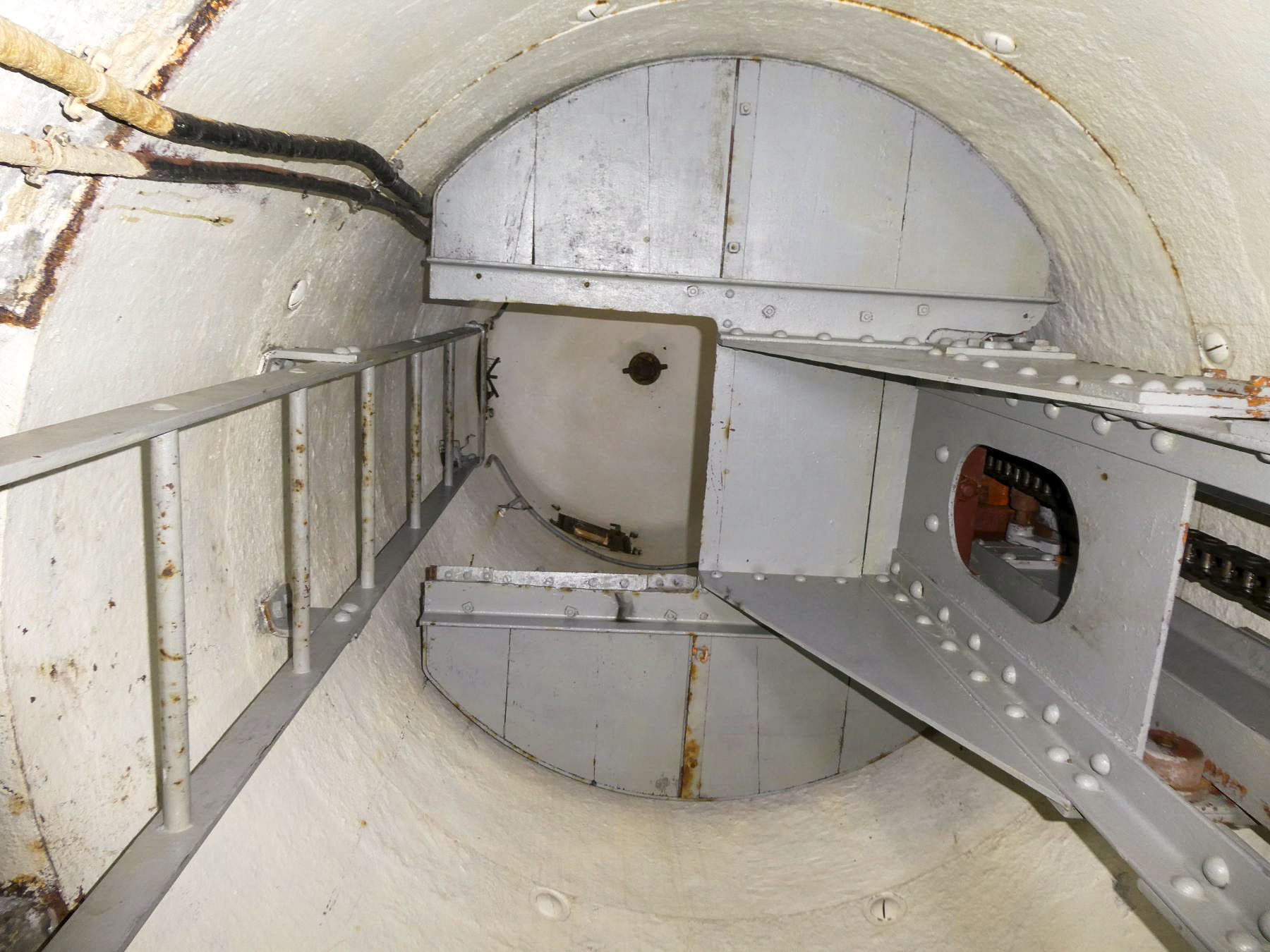 Ligne Maginot - GONDRAN E - (Ouvrage d'infanterie) - Bloc 1
Cloche GFM - ELLENA Daniel - CUNY Philippe