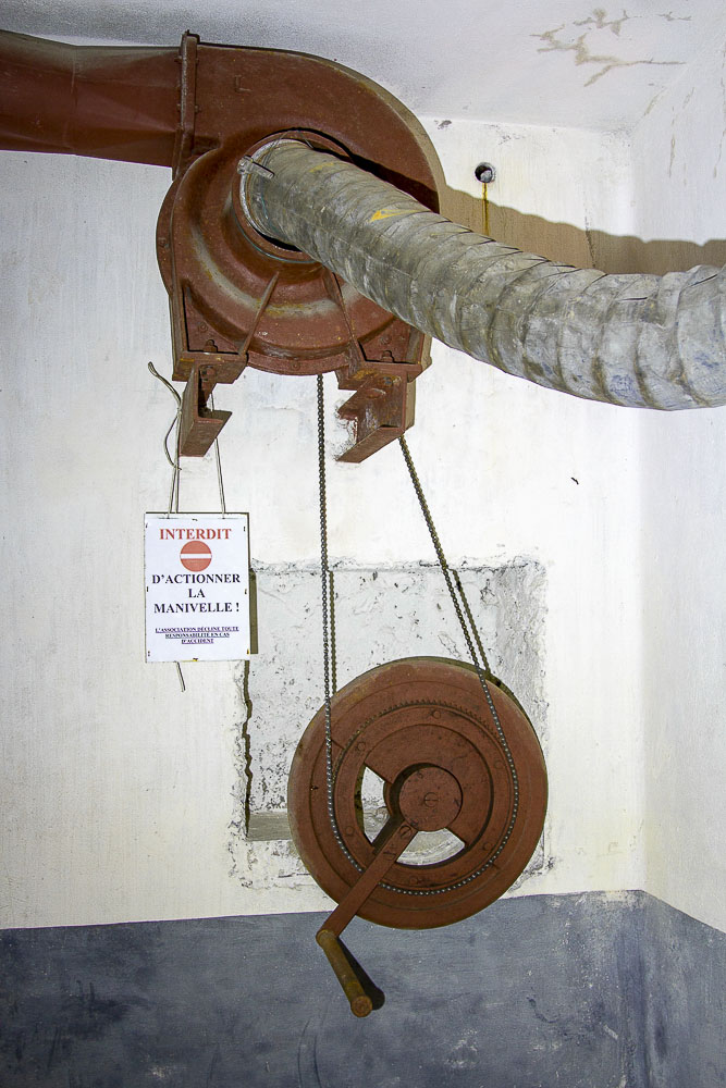Ligne Maginot - GONDRAN E - (Ouvrage d'infanterie) - Bloc 1
Ventilation à main - Michel Teiten