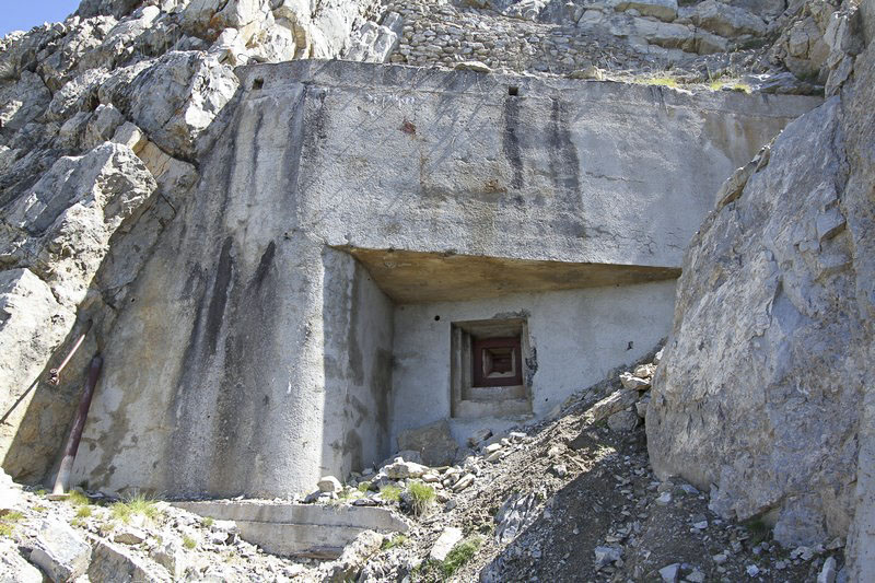 Ligne Maginot - JANUS - (Ouvrage d'artillerie) - Bloc 5
Bloc muni d'un unique créneau observatoire à flanc de montagne