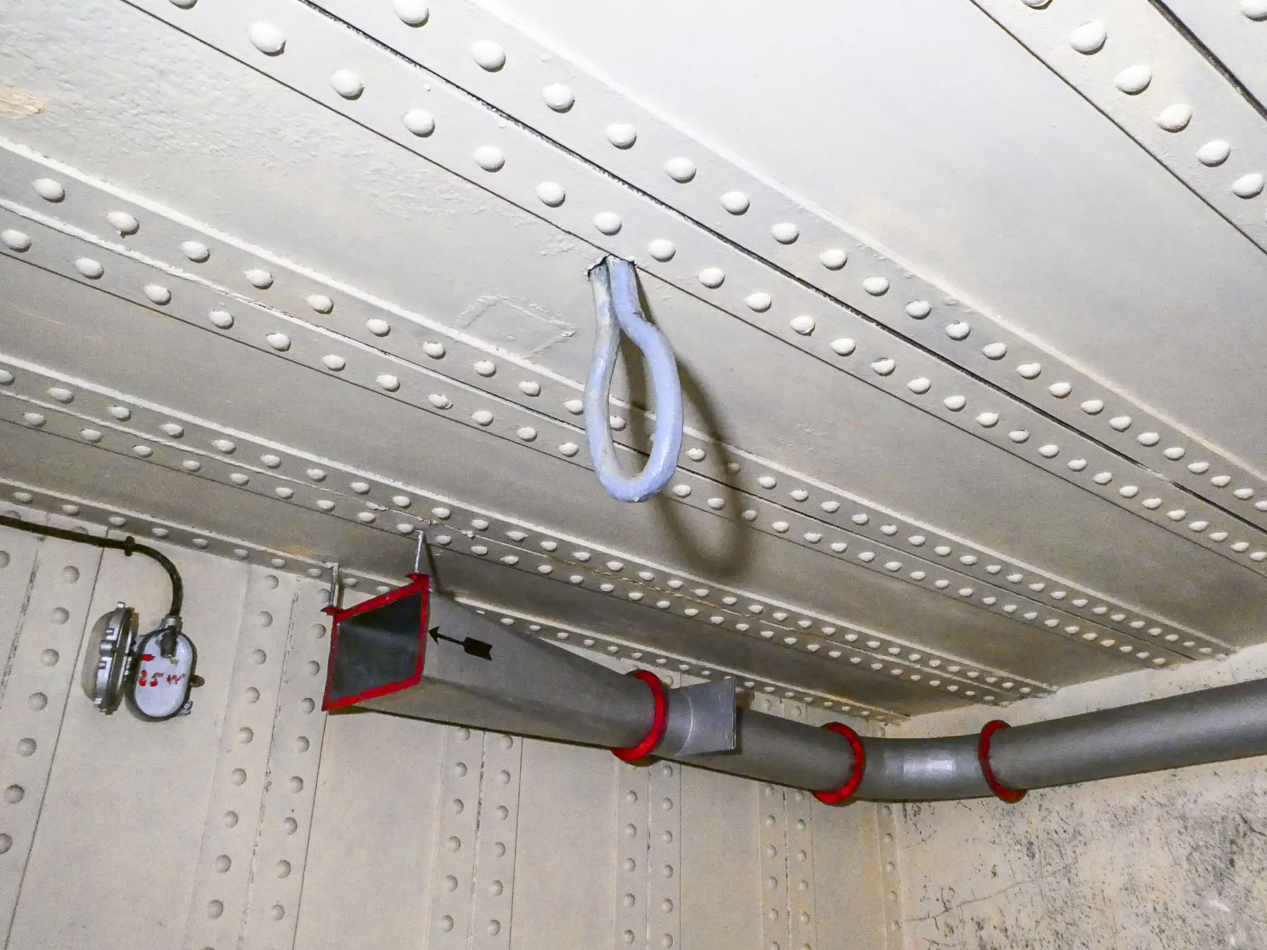 Ligne Maginot - SAINT OURS BAS (SOB) - (Ouvrage d'infanterie) - Crochet de manutention pour les regards au sol. - ELLENA Daniel - CUNY Philippe