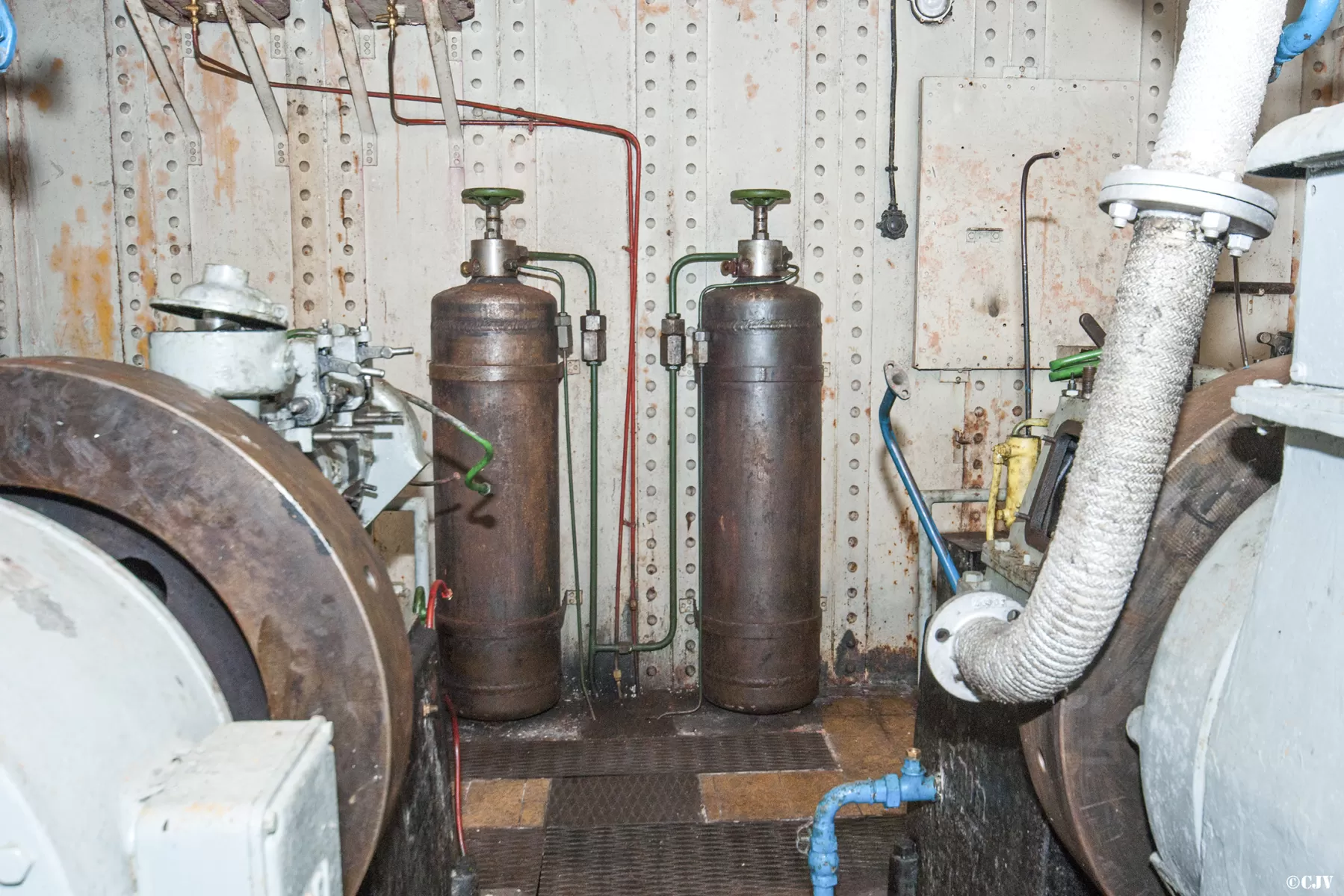 Ligne Maginot - SAINT OURS BAS (SOB) - (Ouvrage d'infanterie) - Usine électrique
Bouteilles de lancement des moteurs (air comprimé)