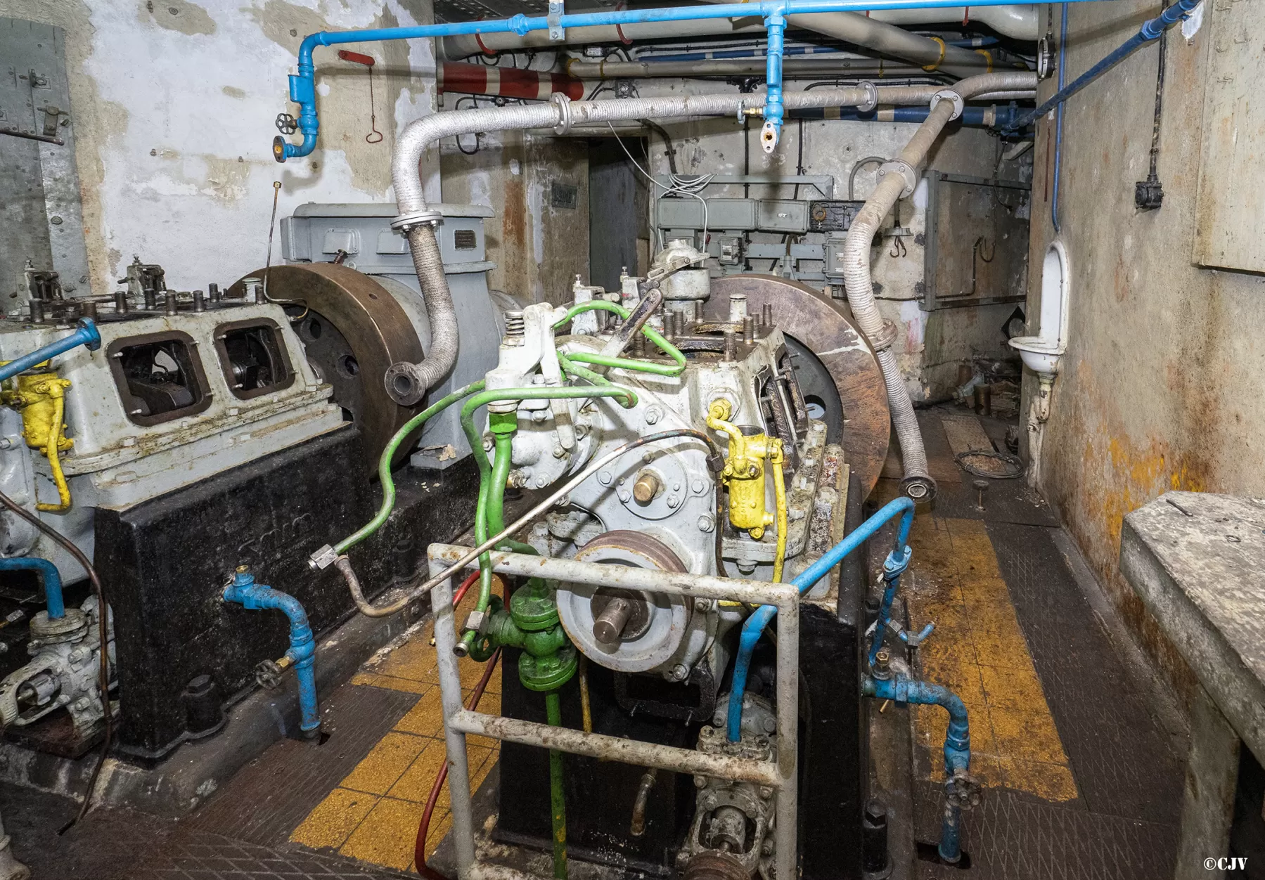 Ligne Maginot - SAINT OURS BAS (SOB) - (Ouvrage d'infanterie) - Usine électrique
Moteurs SMIM - Lia VERMEULEN