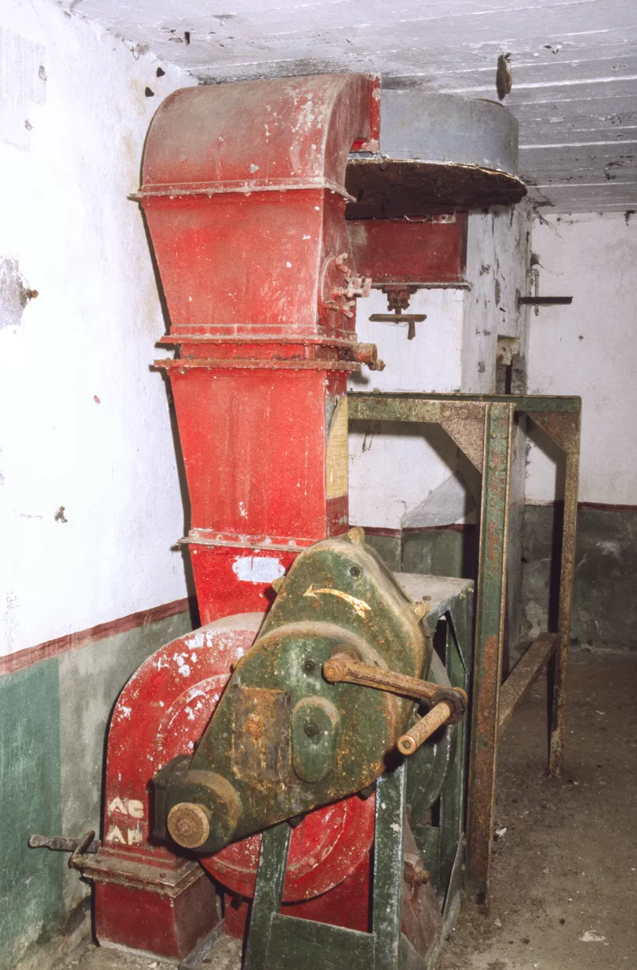 Ligne Maginot - BISTERBERG NORD II - C66 - (Casemate d'infanterie - Simple) - Ventilation
Il manque le filtre - MANSUY Michel